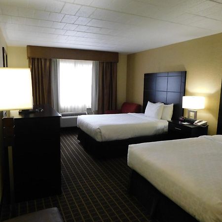 Quality Inn & Suites Morgantown - University Area Dış mekan fotoğraf