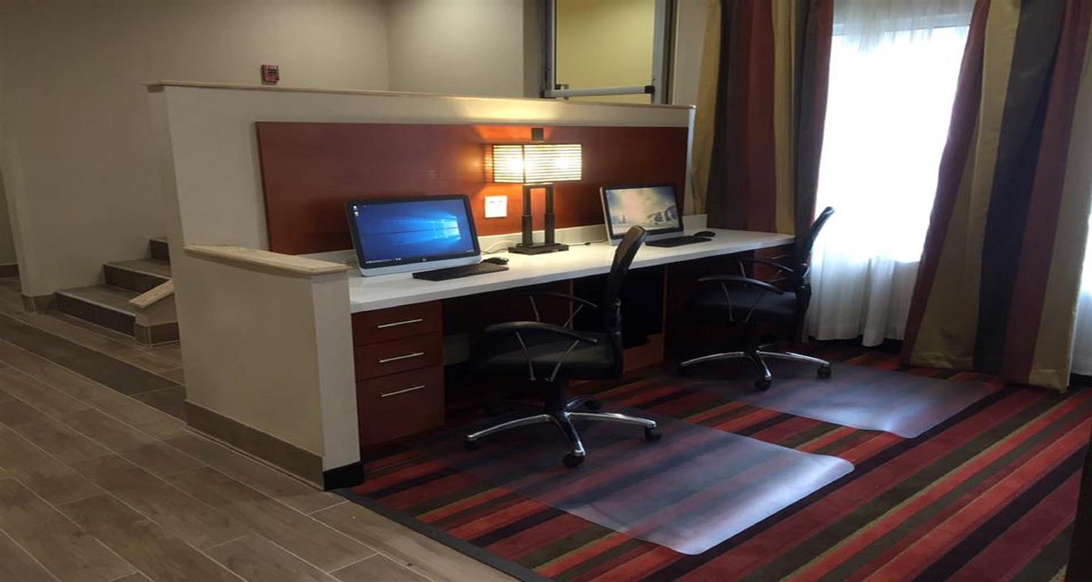 Quality Inn & Suites Morgantown - University Area Dış mekan fotoğraf