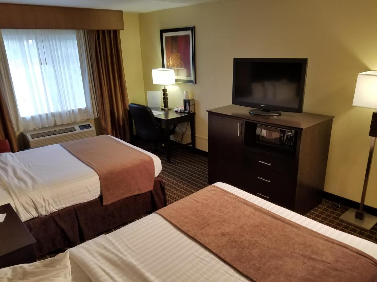 Quality Inn & Suites Morgantown - University Area Dış mekan fotoğraf