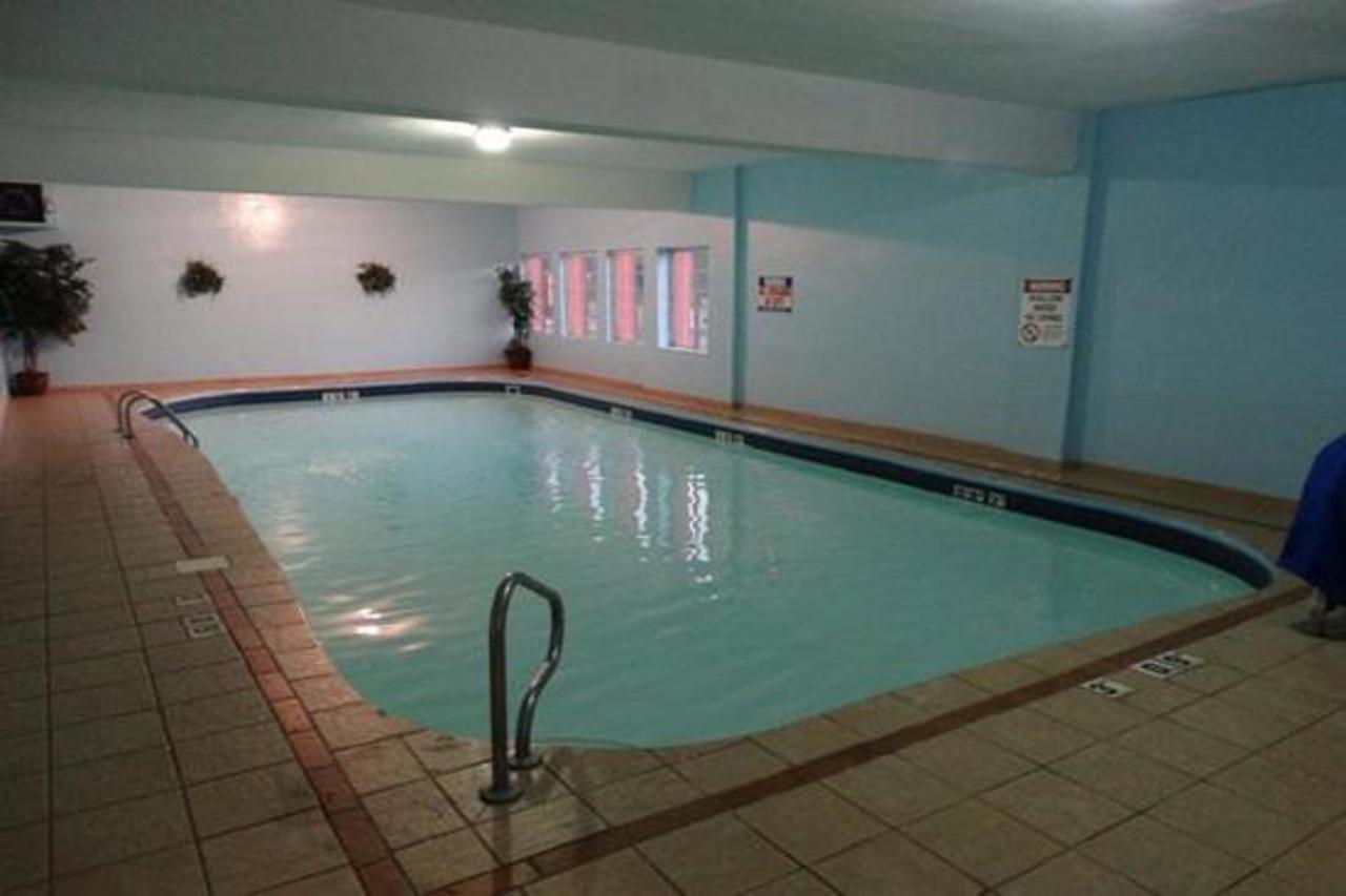 Quality Inn & Suites Morgantown - University Area Dış mekan fotoğraf