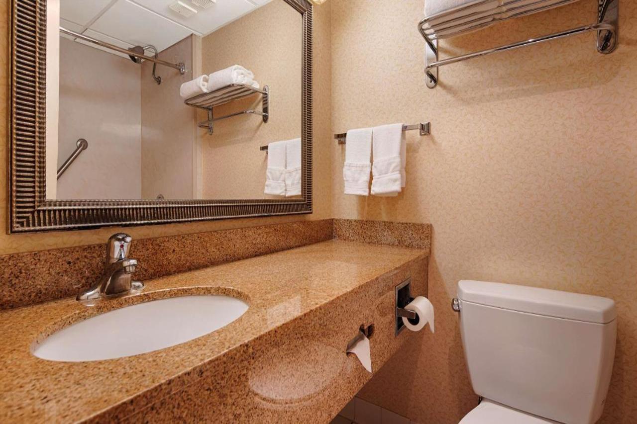 Quality Inn & Suites Morgantown - University Area Dış mekan fotoğraf