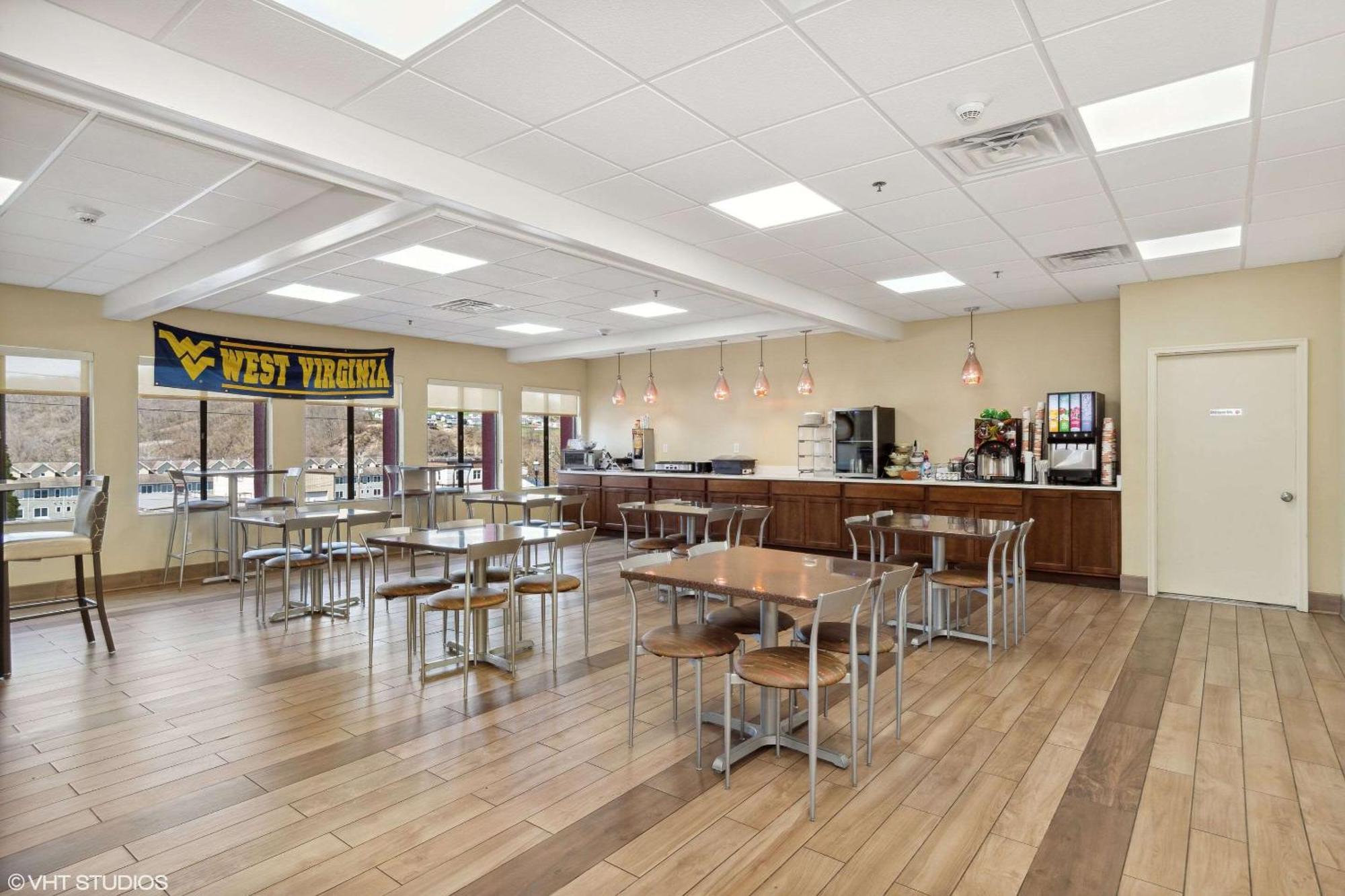 Quality Inn & Suites Morgantown - University Area Dış mekan fotoğraf