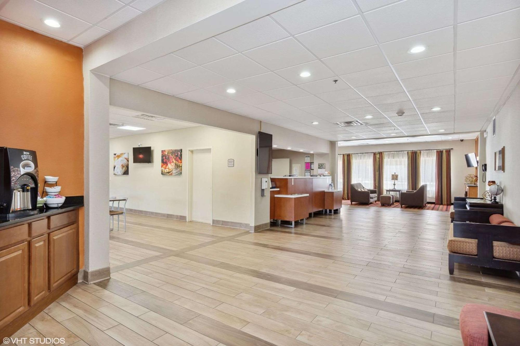 Quality Inn & Suites Morgantown - University Area Dış mekan fotoğraf